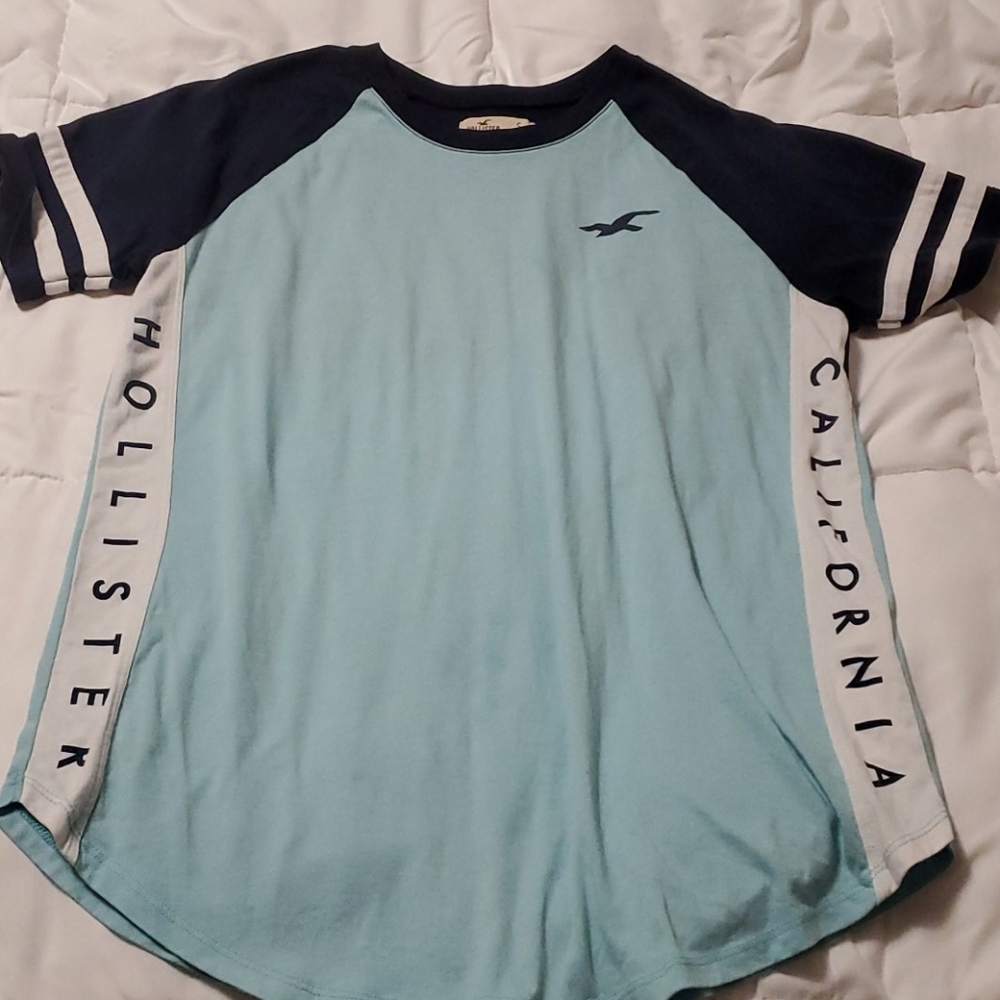 💙Hollister Tee